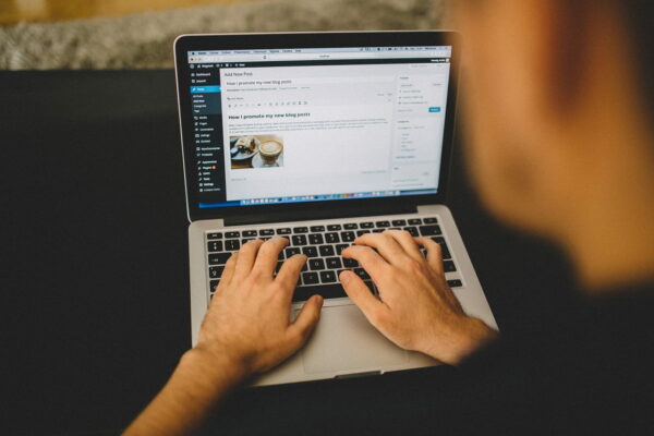 10 Fehler, die du beim Bloggen vermeiden solltest 10 Fehler, die du beim Bloggen vermeiden solltest