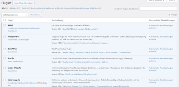 Installierte WordPress-Plugins – Übersicht und Details Übersicht installierter WordPress-Plugins mit Aktivierungsstatus und Update-Optionen, darunter AAWP, Antispam Bee, BackWPup und mehr.